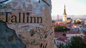 Tallinna sügisõhtu plaan: jalutuskäik või piletiga elamus